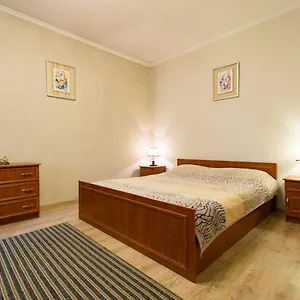 Апартаменты Nadezhda On Nauryzbay Batyra 37/1, Алматы